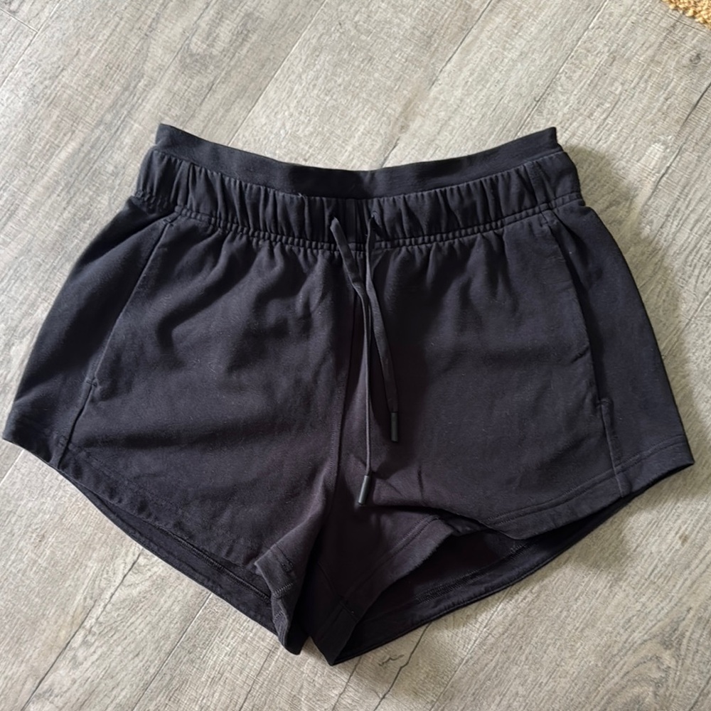 Inner Glow High Rise Shorts 3” Size 4